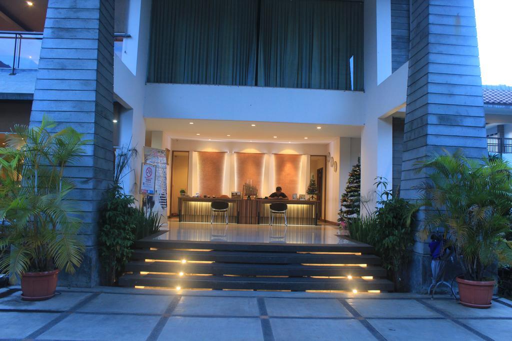 Papyrus Tropical Hotel Bogor Esterno foto